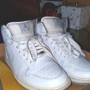 Jordan 1 mid beaters